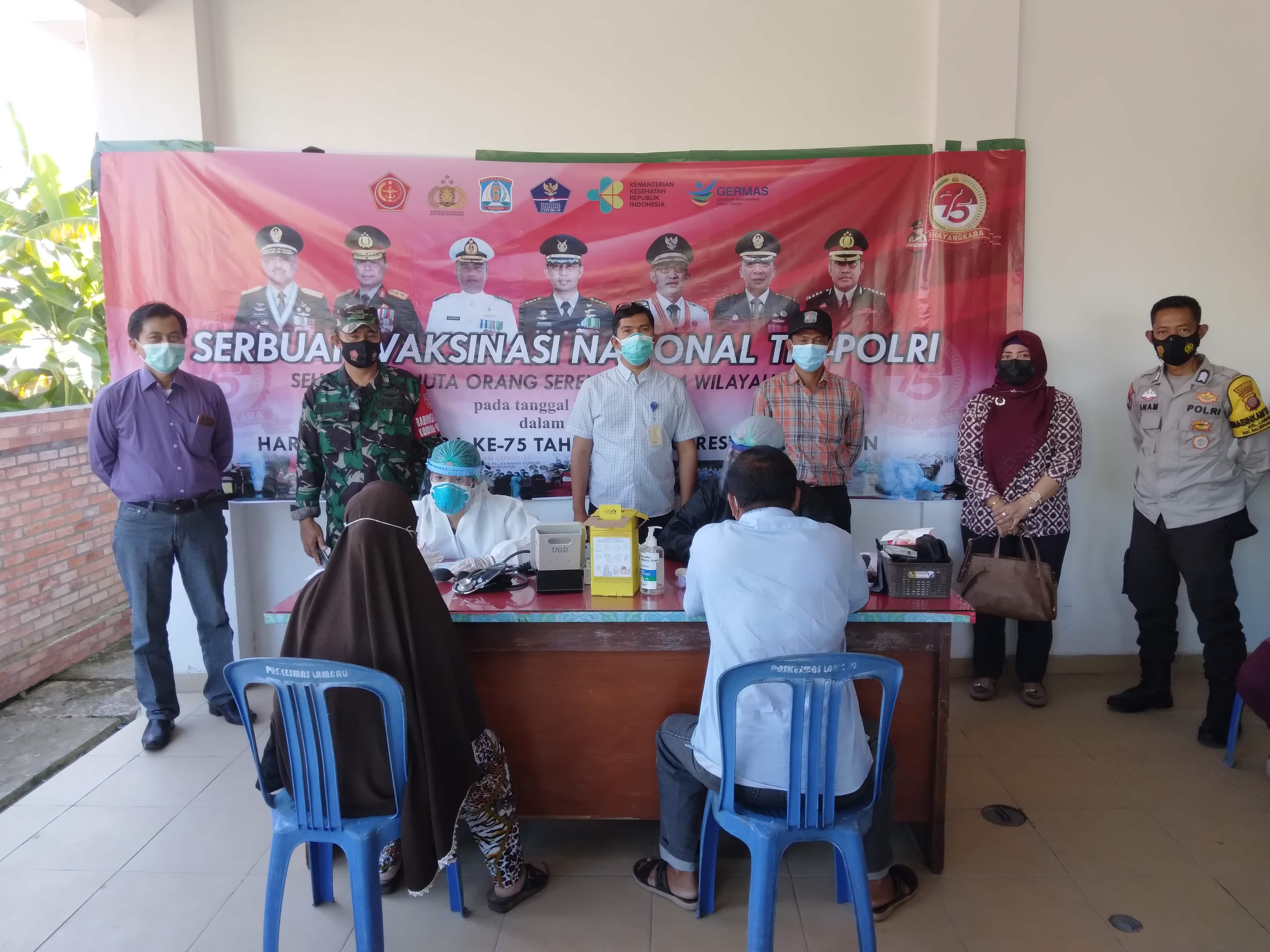 Pelaksanaan Kegiatan Vaksinasi Covid-19 dalam Rangka HUT Bhayangkara Ke 75 Tahun